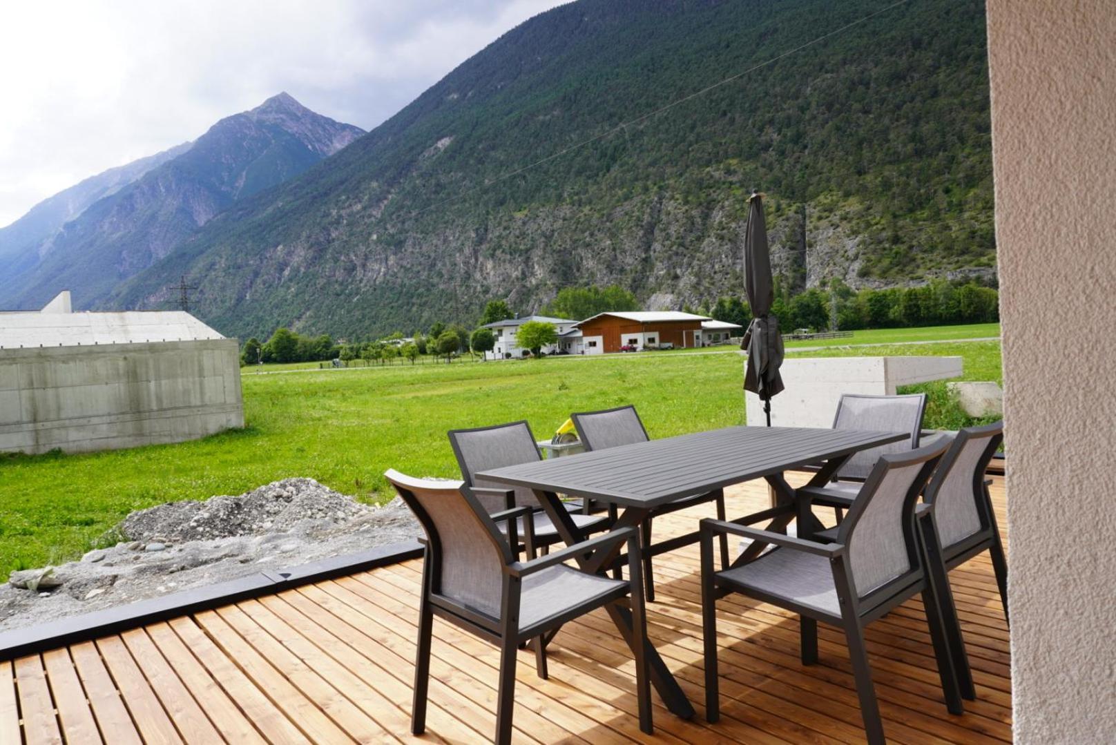 Deluxefort Fuer 10 Gaeste Mit Eigenem Whirlpool Und Fasssauna Imst Dış mekan fotoğraf
